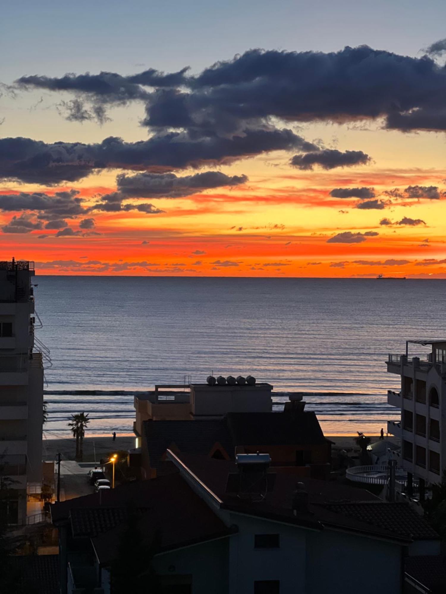 Privatunterkunft Sunset Sea View - Premium 2br