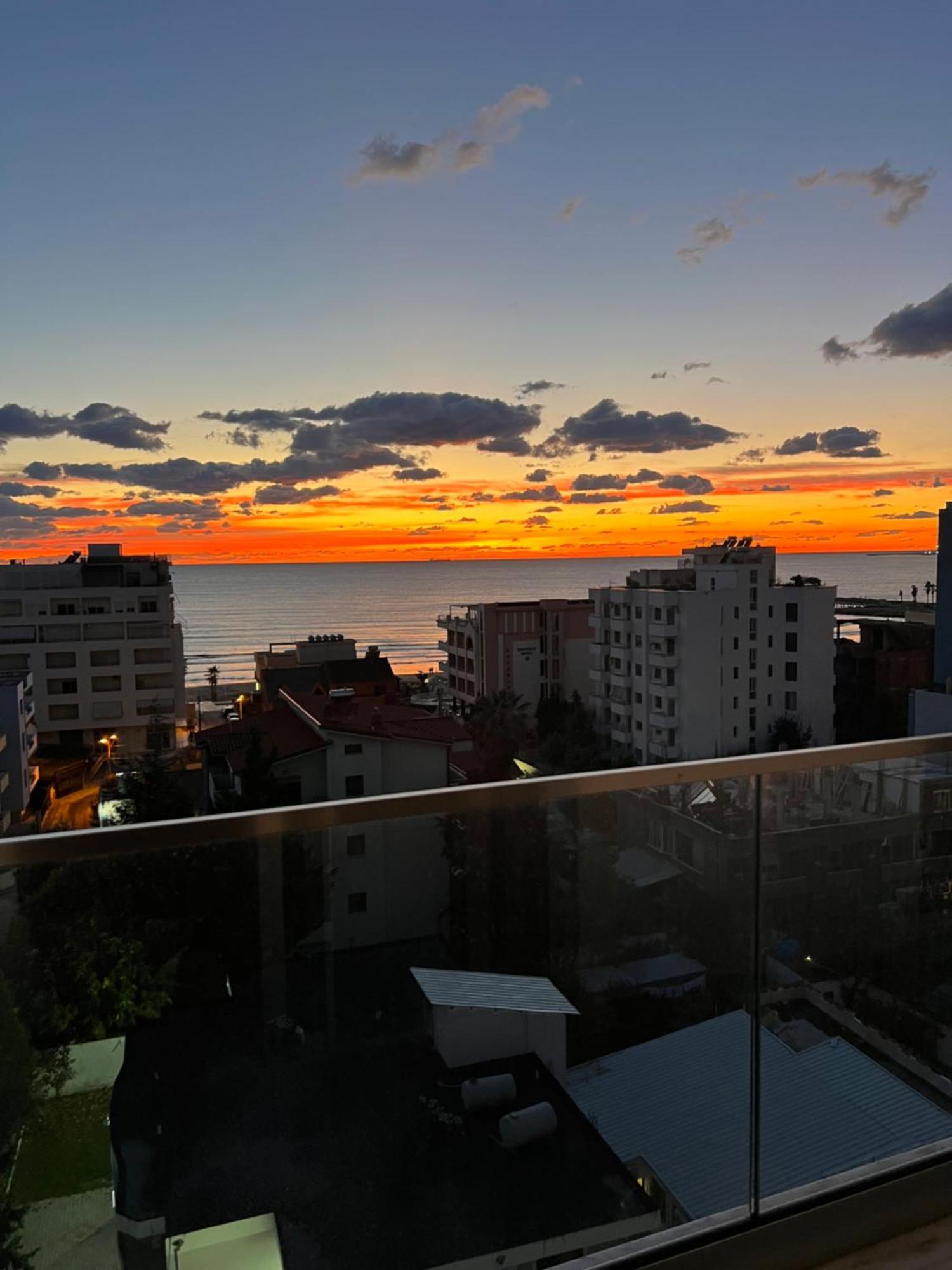 Sunset Sea View - Premium 2br Durrës